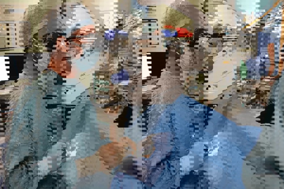 Top Private Cataract Surgeon in Birmingham: Consultant Ophthalmic Surgeon Mr. Dilraj Sahota