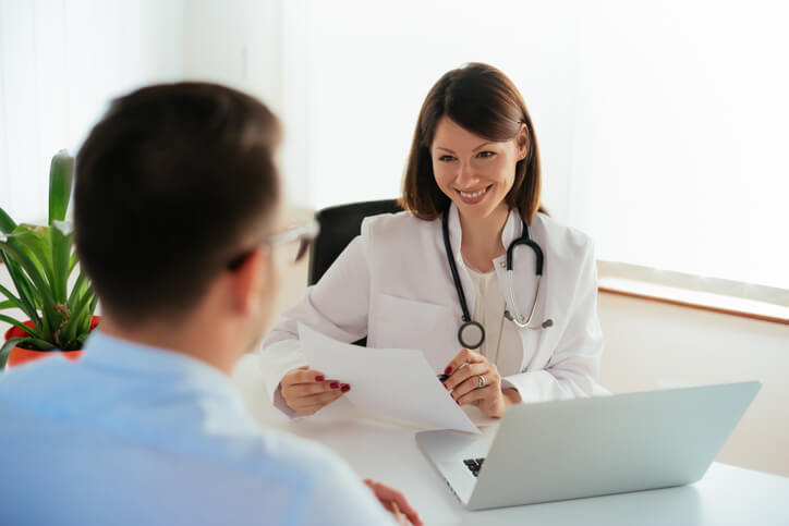Private consultation between a doctor and patient, representing DS Eye Surgeon's transparent pricing and consultant-led care for the best private cataract surgery in Birmingham.